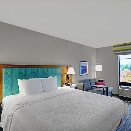 Hampton Inn Utica Exterior foto