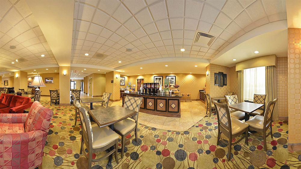Hampton Inn Utica Exterior foto