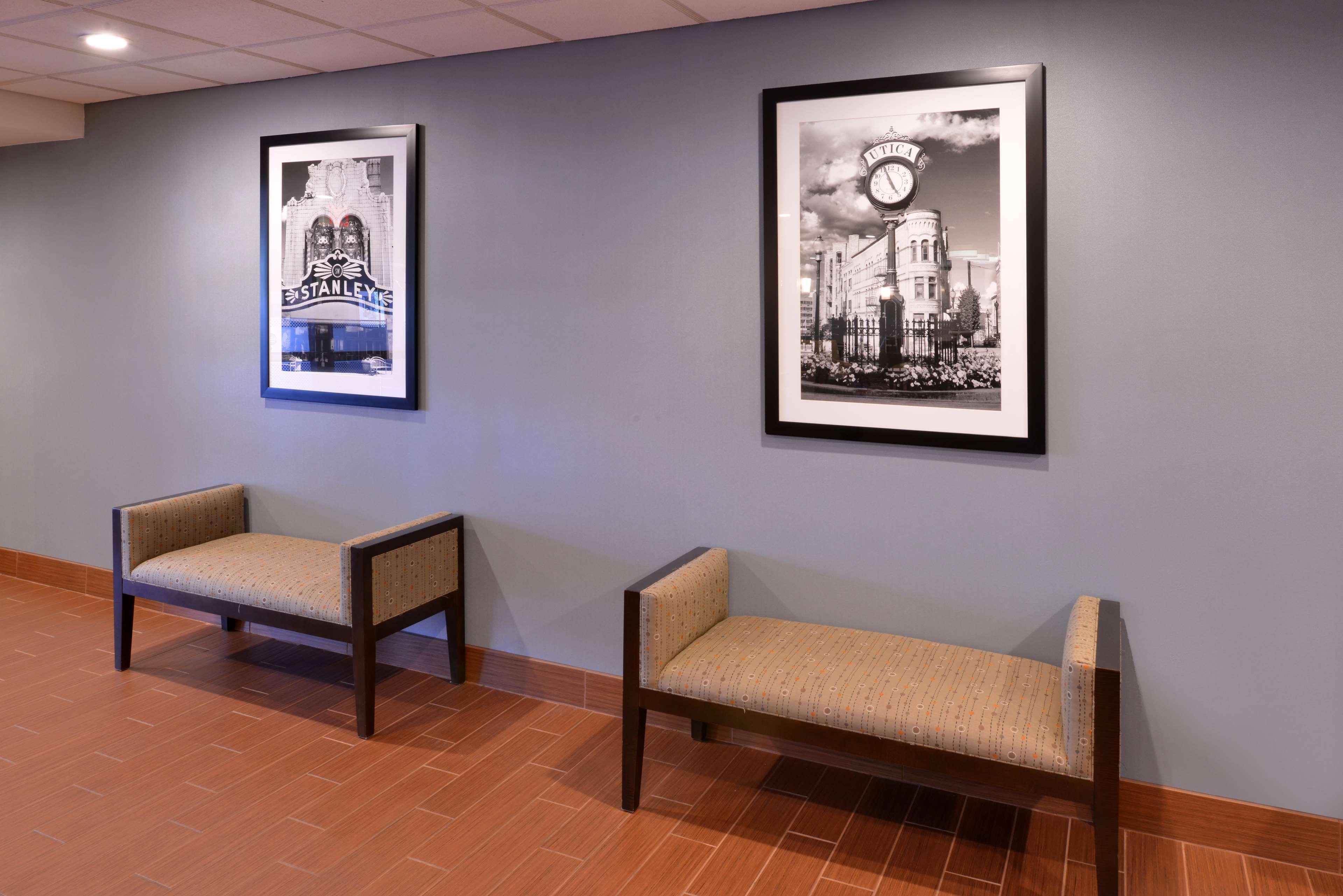 Hampton Inn Utica Exterior foto