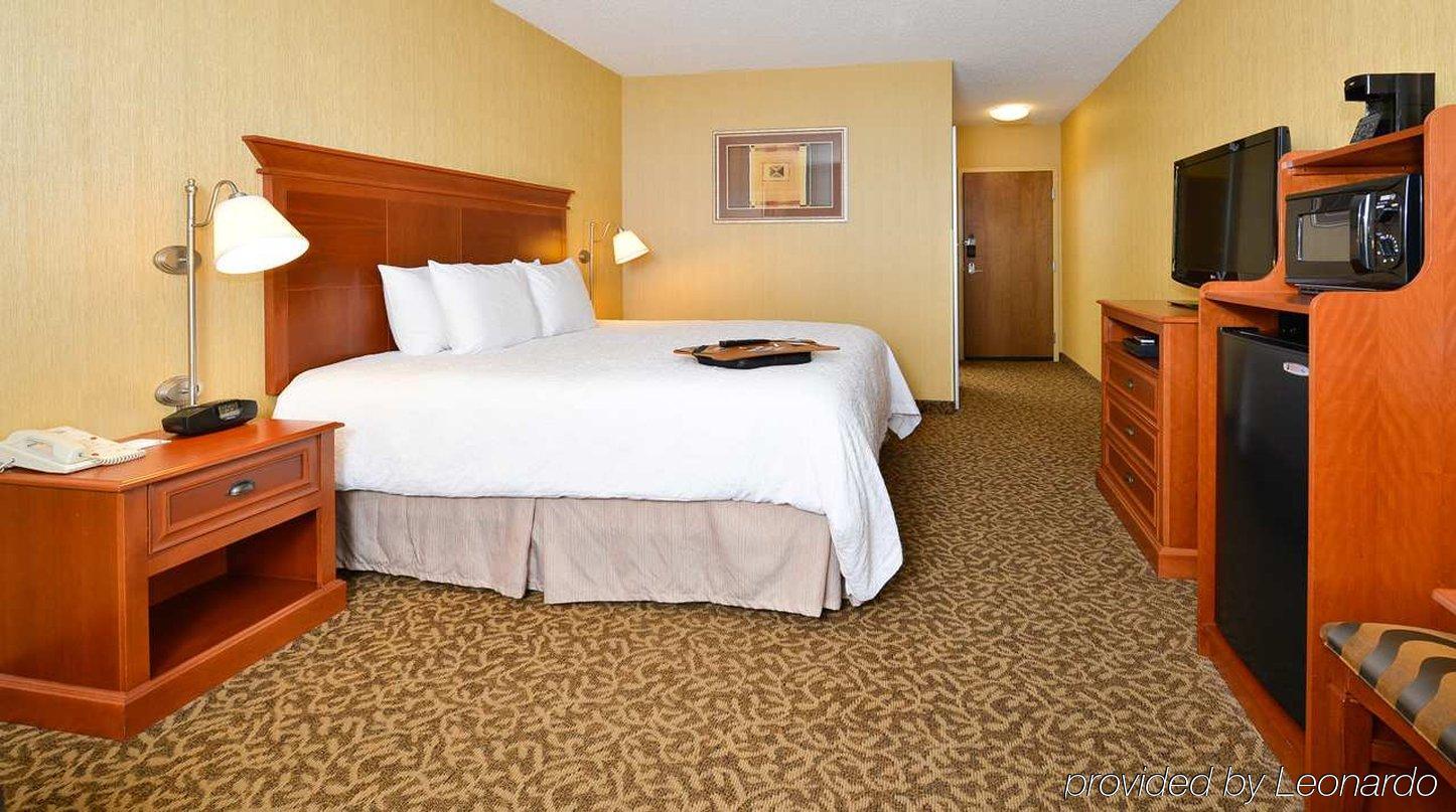 Hampton Inn Utica Exterior foto