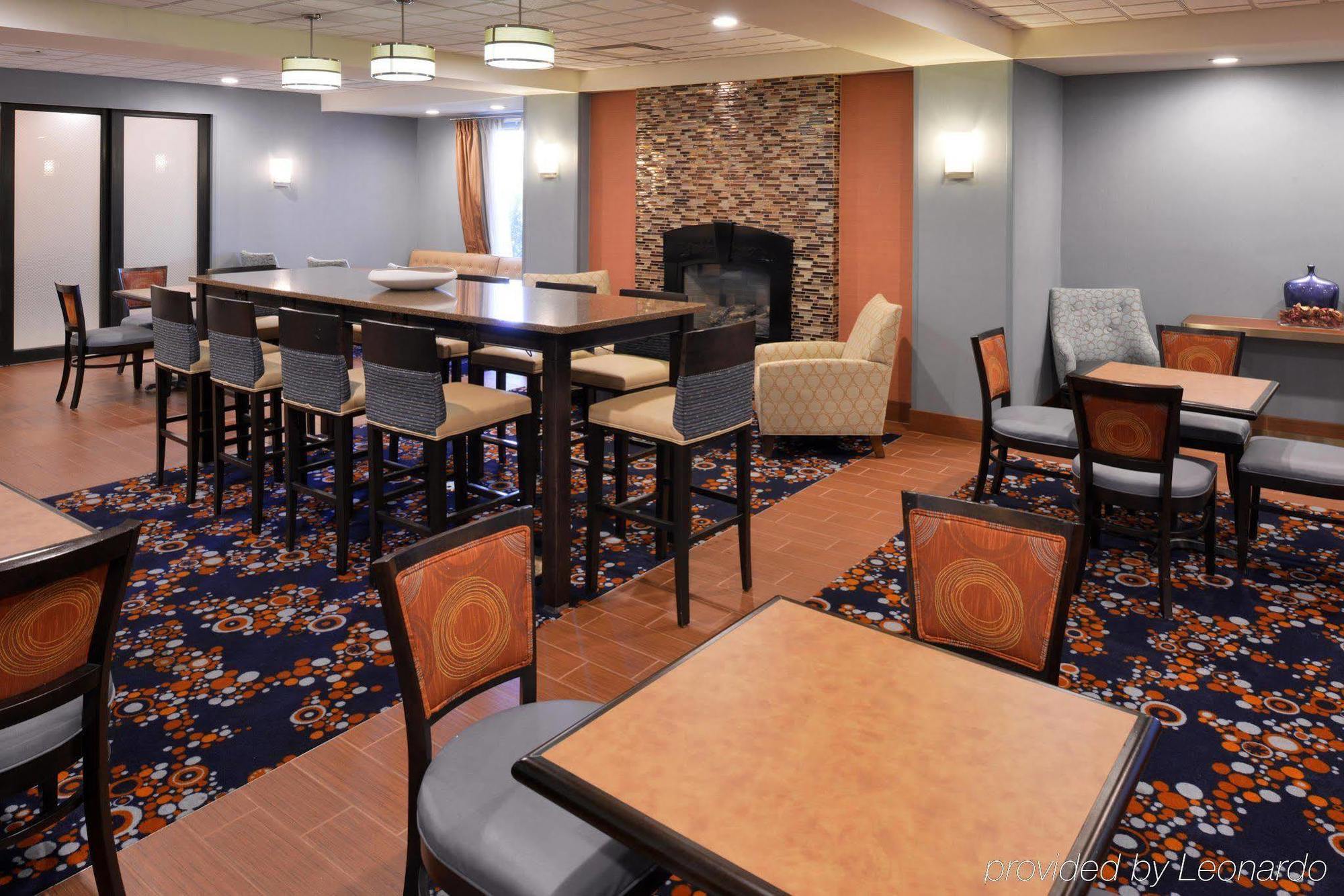 Hampton Inn Utica Exterior foto
